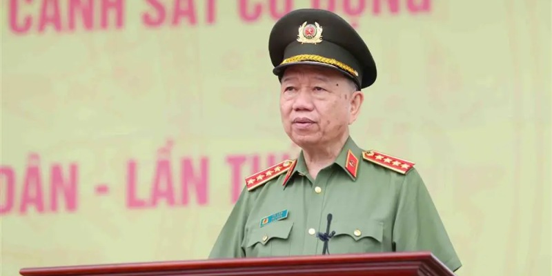 Bộ Trưởng Tô Lâm tham dự lễ diễu binh kỷ niệm 50 năm truyền thống CSCĐ