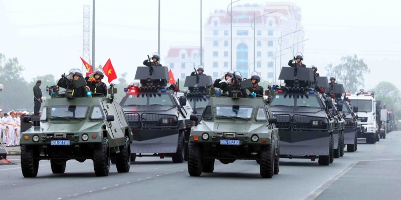 Dàn xe lễ diễu binh kỷ niệm 50 năm ngày truyền thống lực lượng Cảnh sát cơ động